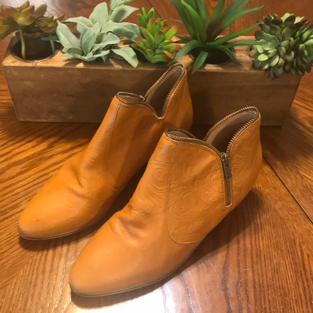 Brown tooled booties with zipper detail size 9
